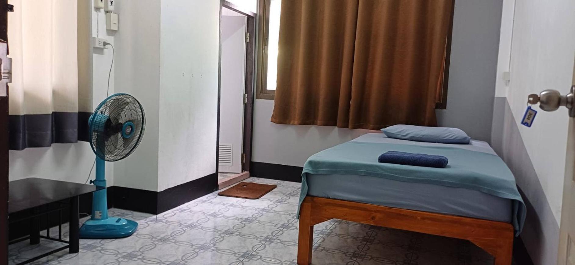 Satop Travelers Guesthouse Chiang Mai Exterior foto